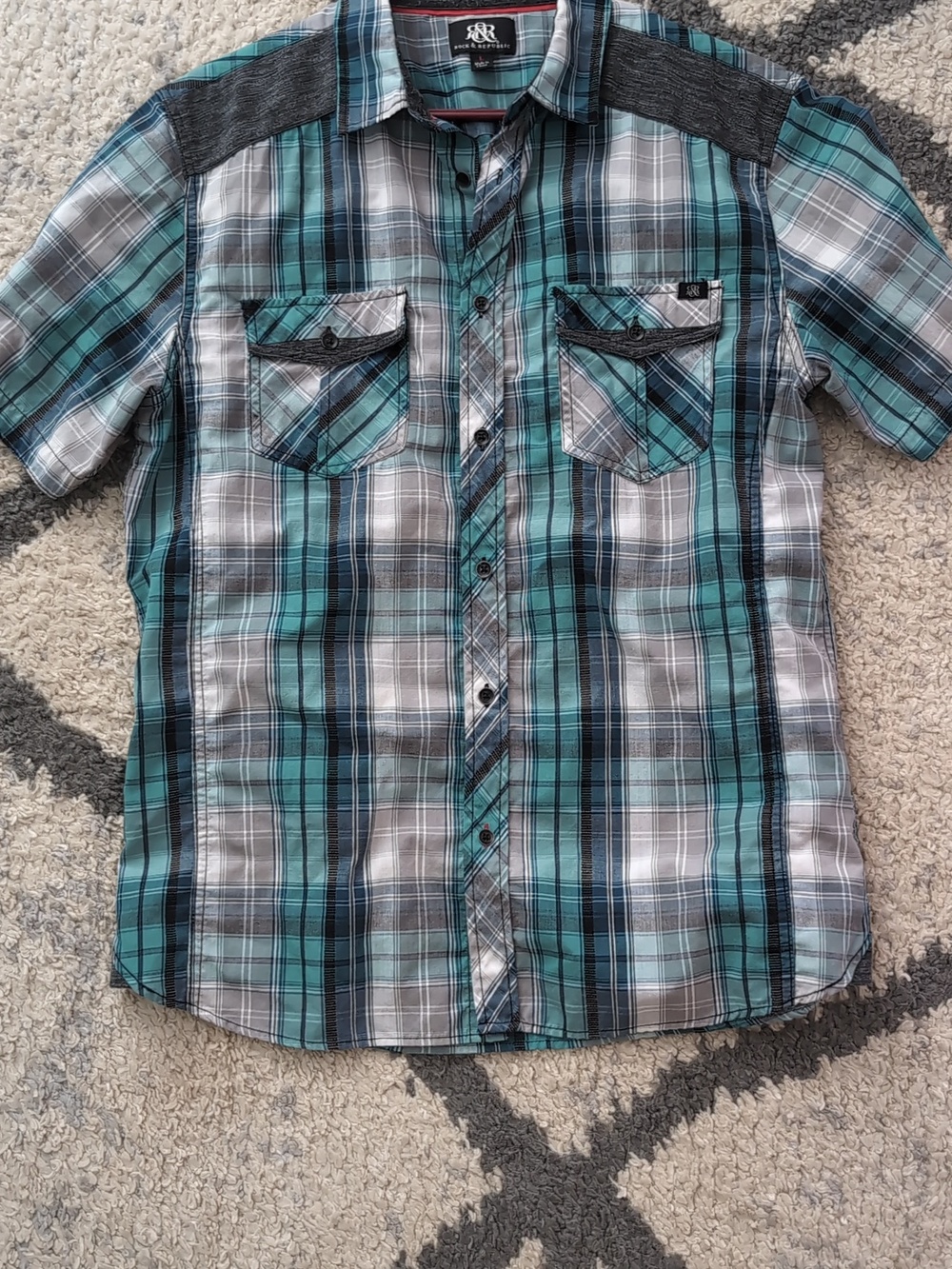 Rock & Republic Teal & Gray Plaid Short-Sleeve Button-Down Shirt